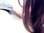 现在的主播胆真肥美女主播(R8和姨夫)大白天直接把车停在路边给司机舔鸡巴露出个逼逼很性感