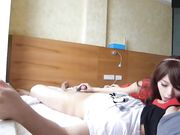 表姐皮肤又白又嫩身材又丰满让我垂涎已久紅色蕾絲长裙的表姐，慢慢褪去身上的衣裳这是我这辈子见过的最美的屁股