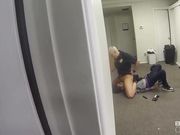 用少年的大鸡巴取乐的女警