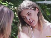 与三个性感美人共享日光浴的性福男人