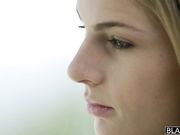 冷艳小姐姐大屁股翘着真让人冲动给大黑屌猛插