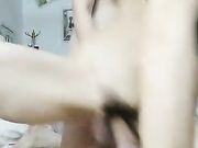 刚刚断奶的骚妇还能挤出奶水非常饥渴主动吃鸡巴