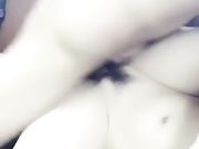 漂亮嫩妹和炮友在宽敞的车里直接接干起来了美乳嫩穴很是不错