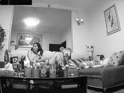 破解摄像头偷窥洗澡出来的美少妇和留着小胡子的老公在沙发啪啪