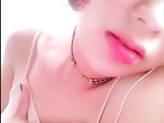 清纯可爱萌妹子耍贱卖萌挑逗司机在车上淫乱