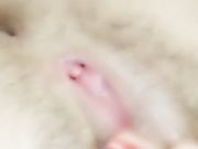 看着挺清纯的漂亮长发萌妹子全裸漏奶漏逼自慰抠逼