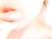 大奶美少妇性感吊带黑丝沙发上自摸扣逼出水秀