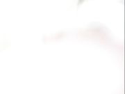 网红妹子在网吧玩露出被隔壁小伙发现了直接硬来掏出鸡巴就吃