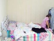 偷拍独居美少妇又大又白的奶子快把胸罩撑爆了好想摸一摸