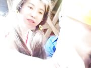 野外凉亭花了一百多块玩了个4P猛壮士轮操三女