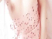 美女为钱露奶露逼粉红奶头凹陷粉红小逼一条缝还没开发过