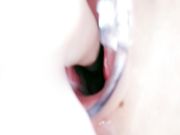 网红吃货少女希希酱大胆另类自慰法内窥镜看粉嫩阴道内部子宫口清晰可见手指伸进去刺激