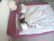 眼镜妹被很强势的四眼小青年抠的淫叫受不了崛起肥臀边打边干叫的诱人