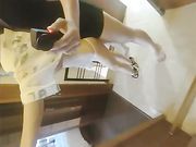 白嫩长腿大奶素人小姐姐 嘴上一直说不要 手却一直拿着我鸡巴往逼里塞