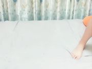 两个年轻漂亮小嫩妹和一男炮友玩黄播 年轻肉体 口交啪啪 很是诱人