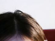 短发嫩妹子穿着白色吊带 露奶诱惑 手指揉豆豆 自慰器自慰呻吟