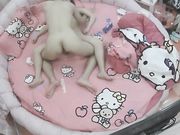 校外开房啪啪清纯闷骚眼镜妹阴毛浓密性感男友舔一舔就插好像刚开苞不久