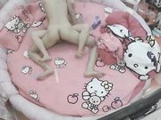 校外开房啪啪清纯闷骚眼镜妹阴毛浓密性感男友舔一舔就插好像刚开苞不久