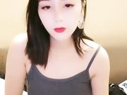 美女主播衣裳湿半收费大秀 身材很棒 激情自慰