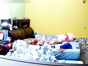 猥琐眼镜男在玩电脑被苗条漂亮女友主动求操各种体位