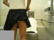 年轻女性如厕 蛮多貌美妙龄女性闯镜～07