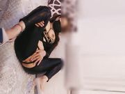 母子乱伦骚妈性感情趣皮衣高跟被儿子无套内射把沙发都弄脏了