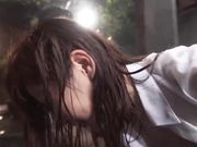 湿透OL躲雨强制猥亵