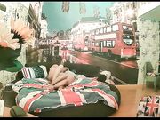 精品特色酒店英国伦敦主题套房偷拍床上搞得还不过瘾来到镜头前的椅子上草