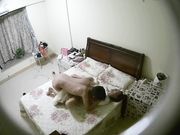 偷拍小两口过夫妻生活