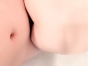 小哥和两个萌妹子浴室啪啪秀 全裸口交舔JJ后入猛操看着非常诱人