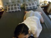 美女出租公寓挑战洋助教大弯屌,小骚逼宽版牛仔短裤里连内裤都不穿