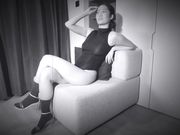 长腿美女嫩模和异国男友外地旅游酒店激情啪啪