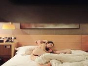 大屌猛男爆插体型较小漂亮的年轻小美女,各种姿势狠狠干