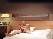 大屌猛男爆插体型较小漂亮的年轻小美女,各种姿势狠狠干