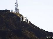 亚裔高挑美女吞吐大的惊人的鸡巴舔吸进出看着吓人