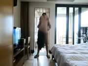 漂亮的美女大学生和外籍男友高级公寓啪啪自拍