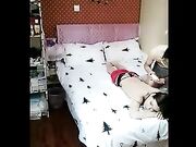 先一番按摩推油爽完了轮到技师一顿爆艹把美妖给干射了