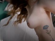 朋友的媳妇想不到哥们居然驯服他老婆与他做爱他在旁边看打飞机