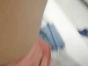 风骚的大奶少妇玩3P，让两个男人一起吃奶子好骚