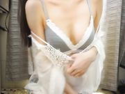 宅男福利网红少女宛如福利薄纱睡裙新购置开心小玩具赶紧体验一下搞出来好多爱液