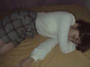 夜店下药迷晕刚读大学涉世未深的白嫩小姑娘带回住所各种玩弄