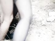 黑丝淫荡主播户外勾引了一个炮友怕怕 环境不好照样干的很爽