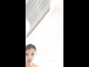 哥哥鸡巴不是很给力口了半天总算有点硬度了才插进去