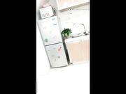 哥们跟我来情人家里玩忍不住我俩做起爱来