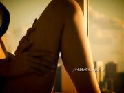 模特身材的美女做爱因为身材瘦可以抱着操玩高难度动作