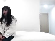 屌哥酒店约妹上门服务偷拍约了个21岁叫床呻吟像看AV的酒吧服务员给老王草