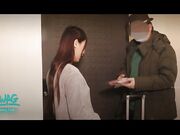 丈夫总是上班，妻子不满，今天一定要小王带她高潮