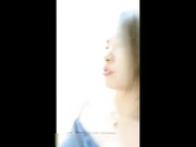 姐姐先洗澡 我就进去给我口爆 我啪啪姐姐不够劲 拿起黑牛玩小穴