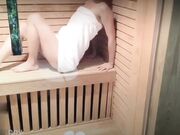 国产情景剧毛片身材性感白嫩美女浴室桑拿房独自汗蒸被搓澡工强奸爆操