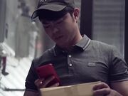 剧情演绎白嫩丰满骚妻寂寞难耐家中自慰棒自嗨被送快递的小哥撞见主动投怀送抱被干